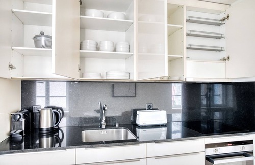 Sihlfeld Apartment | Chic Wiedikon 2.0 Room w/Storage & W/D, 3 min to Market, by Blueground