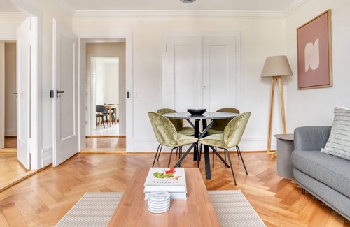 Wipkingen Apartment | Chic Wipkingen 3.5 Room w/ Storage & W/D, 2 mins to Market, by Blueground