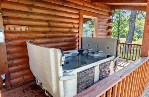 Stanton House | Chic Wooden Cabin with Hot-Tub, Ping-Pong Table and Fire Pit in Stanton, Kentucky