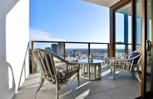 Chinatown Apartment | Chic Zenith Retreat -Vista丨Skylight丨Parking