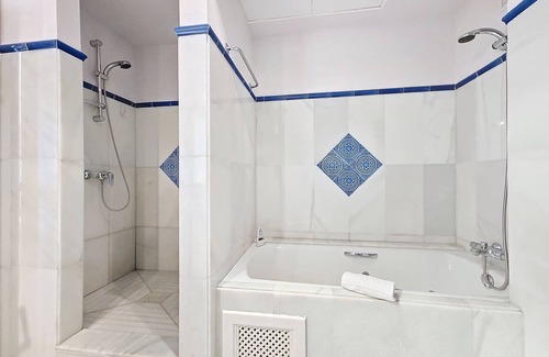 Bahia de Casares Apartment | ChicFlat Perla Bahía Casares Costa
