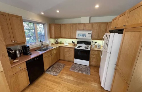 Bar Harbor Condo | Chickadee Cottage/Footsteps from Acadia National Park and downtown Bar Harbor!