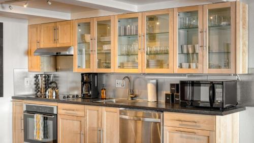 Tahoe Woods Apartment | Chickaree Chickadee Buyout by AvantStay 2 Sister Cabins