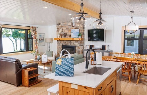 Baileys Harbor House | Chicory Lake House: Kayaks, Fishing & Game Rm - Your Kangaroo Lake Happy Place!