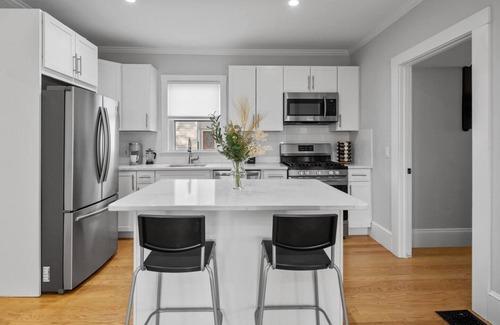 Medford House | ChicStylish Near Tufts/Boston 1BR w/SitStand Desk