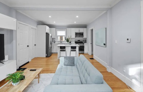 Medford House | ChicStylish Near Tufts/Boston 1BR w/SitStand Desk
