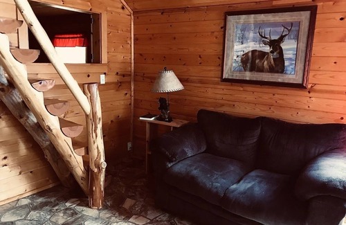 Hunter Cabin | Chief Lake Lodge Cabin #2