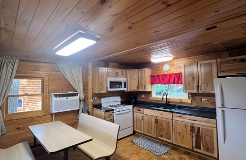 Hunter Cabin | Chief Lake Lodge Resort Cabin #9