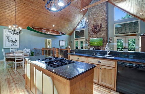 Hiawassee Cabin | Chiefs Cove-Lakefront- 2 Master suites