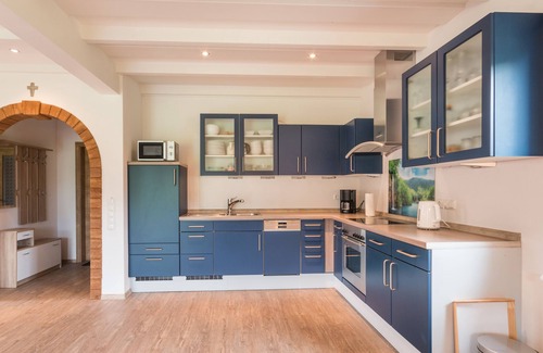 Kalterherberg House | Child-friendly with terrace, large garden and playground equipment