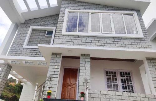 Kodaikanal House | Chill Breeze Castle - 4BHK Villa with Captivating city view & Mountain view, Wifi, Campfire, Homemade Food