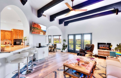Cornville House | Chill on the Hill - Luxury Home w/Pool, Hot Tub, Bubble & Amazing Views! Dogs OK