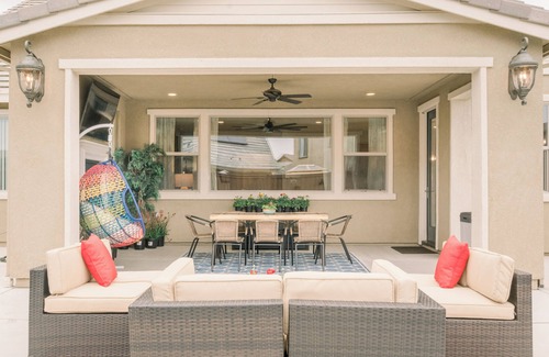 Lathrop House | +~Chillaxin in the Central Valley~