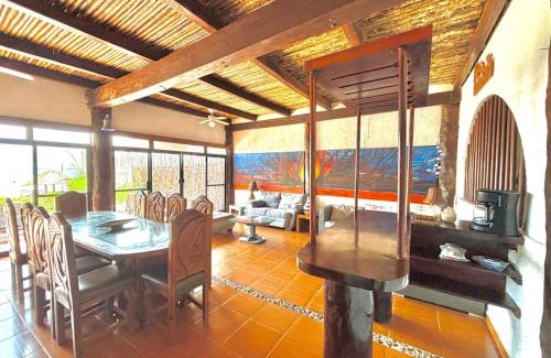 Zona Hotelera House | Chillaxing Beach Front House