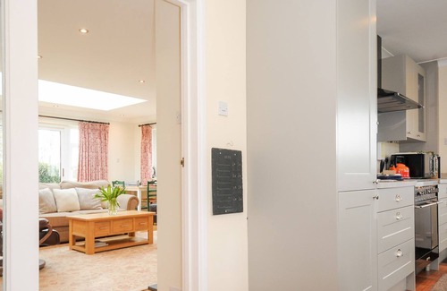 Rock Cottage | CHIMINGS, pet friendly, country holiday cottage in Rock