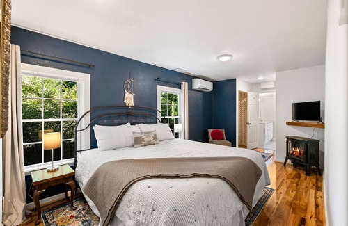 Lake Lure Cabin | Chimney Rock View - Sleeps 7