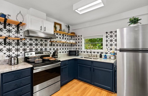 Lake Lure Cabin | Chimney Rock View - Sleeps 7
