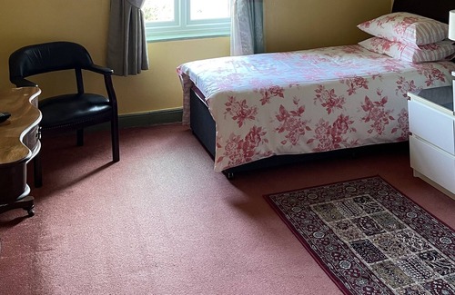 Blackburn Bed & Breakfast | Chimneys Guest House