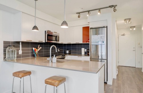 Downtown Victoria Condo | Chinatown Gem - Sunny South-Facing Suite in Historic Chinatown by Victoria Prime!