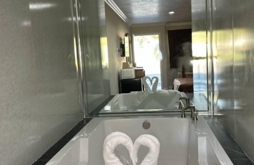 Chino Hotel | Chino Motel