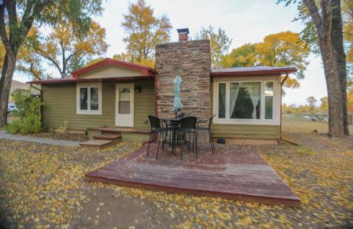 Dubois Hotel | Chinook Winds Lodge