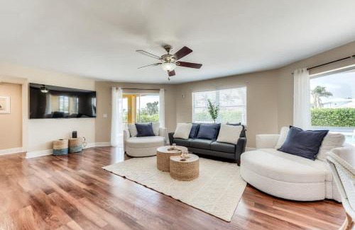 Pelican Apartment | Chiquita Vacation Home With Pool