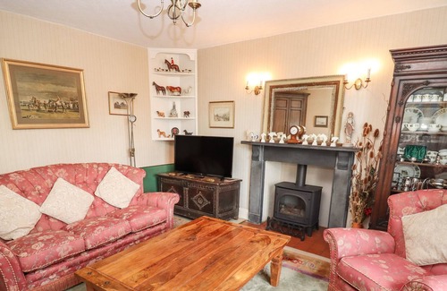 Broadwas Cottage | CHIRKENHILL FARM, family friendly, with open fire in Malvern