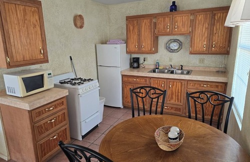 Study Butte-Terlingua Hotel | Chisos Mining Co Motel