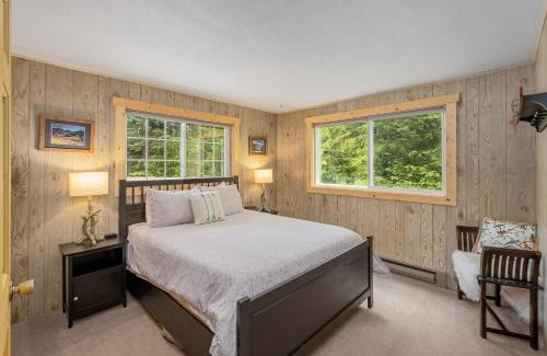 Ardenvoir House | Chiwawa River Chalet by NW Comfy Cabins
