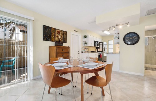Siesta Key House | Chloe's Villa on Siesta Key, A Private 1/1 Escape