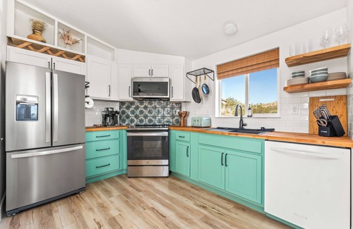 Yucca Valley House | Cholla Hills Home: Stunning 360° Views, Near JT