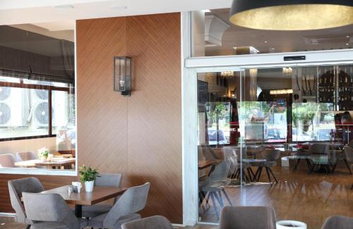 Komotini Hotel | Chris & Eve Mansion