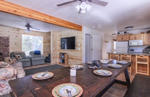 Meadow View Heights Cabin | Christensen Retreat - Spacious family cabin