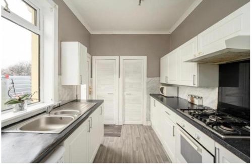 Bonnybridge House | christiemiller avenue Holiday Home