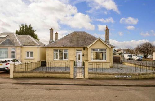 Bonnybridge House | christiemiller avenue Holiday Home