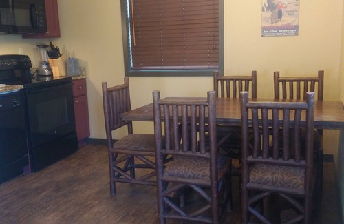 Wisconsin Dells Cottage | Christmas Mountain Village Getaway 2BR Golf 27 holes Multiple Pools Ski too!