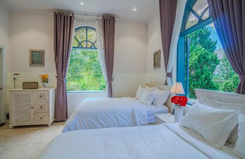 Phuong Hotel | Chu Mansion - Chill & Grill and Pickeball