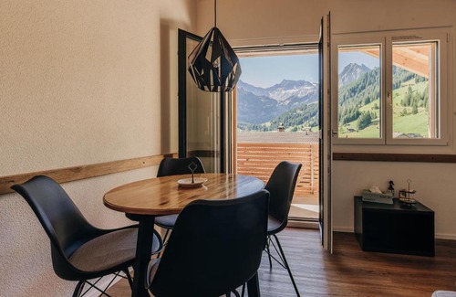 Adelboden Apartment | Chuenislodge3 neu&stilvoll, 2Balkone, echtes Bijou mit top-Aussicht