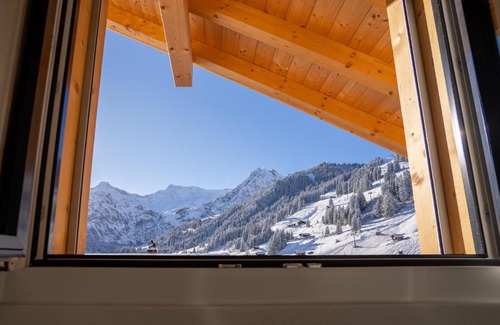 Adelboden Apartment | Chuenislodge3 neu&stilvoll, 2Balkone, echtes Bijou mit top-Aussicht