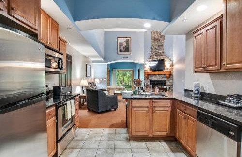 Wisconsin Dells Apartment | Chula Vista Condo 2145 & 2147 Full Property