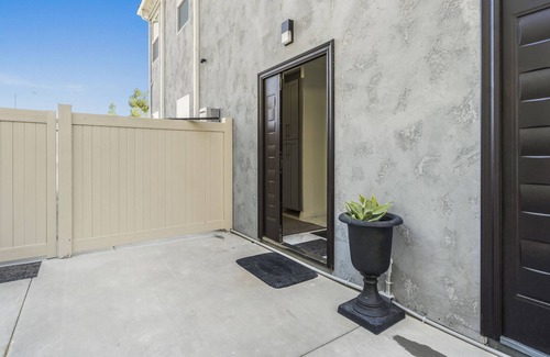 Eastlake Greens House | CHULA VISTA EASTLAKE BEAUTIFUL ELEGANT COZY UNIQUE TOWNHOME 2 BED