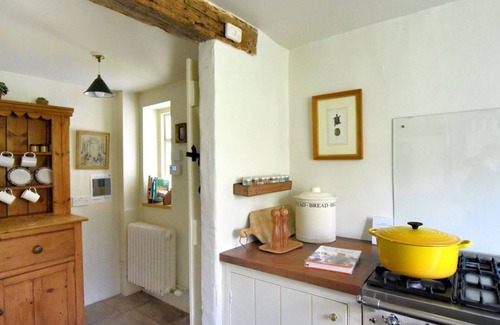 Whitchurch Canonicorum Cottage | CHURCH COTTAGE, pet friendly in Whitchurch Canonicorum