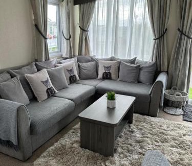 Pagham House | Church Farm Holiday Home