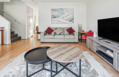 Kilburn House | Churchill Condo