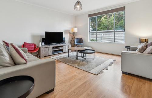 Kilburn House | Churchill Condo