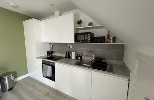 Runnymede Apartment | Churchward 5, 1 bed apartment close to London