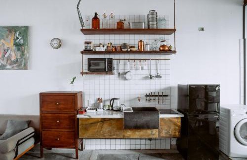 District 5 Apartment | CHUYEN levanlinh20 Colonial French-era flat, central Saigon
