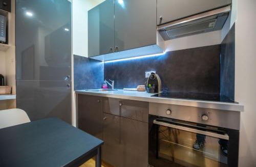 L'Europe Apartment | CIA - Parc Monceau 4P