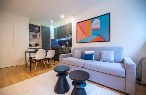 L'Europe Apartment | CIA - Parc Monceau 4P