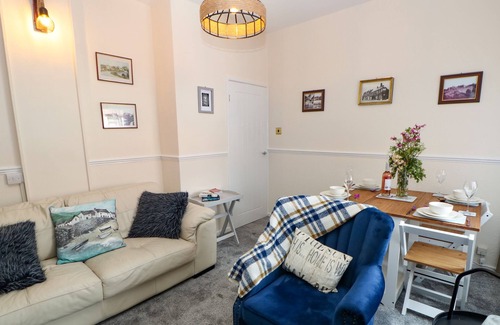 Seaton Sluice Apartment | CICELY'S PLACE, pet friendly, country holiday cottage in Newcastle